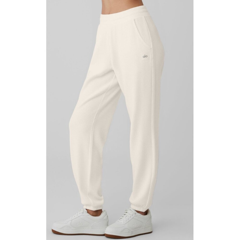 Alo Weekend Escape Joggers Ivory Waffle Thermal High-Rise Waist Cream Sweatpants